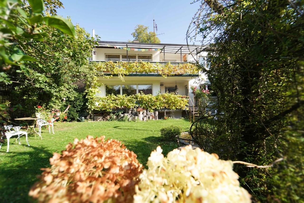 Ferienwohnung Im Haus Lotus Mit Grossem Balkon Und Garten Bad Urach Ngoại thất bức ảnh