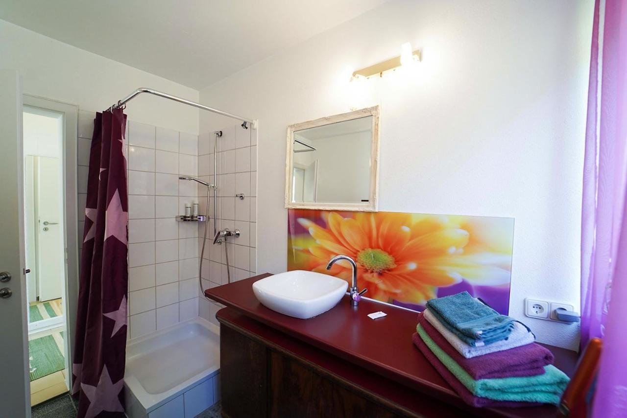 Ferienwohnung Im Haus Lotus Mit Grossem Balkon Und Garten Bad Urach Ngoại thất bức ảnh