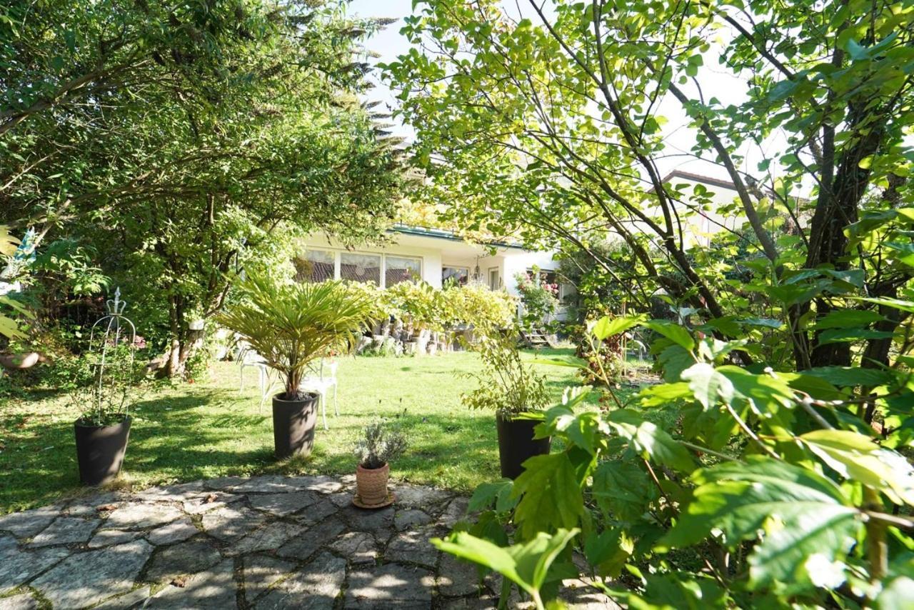 Ferienwohnung Im Haus Lotus Mit Grossem Balkon Und Garten Bad Urach Ngoại thất bức ảnh