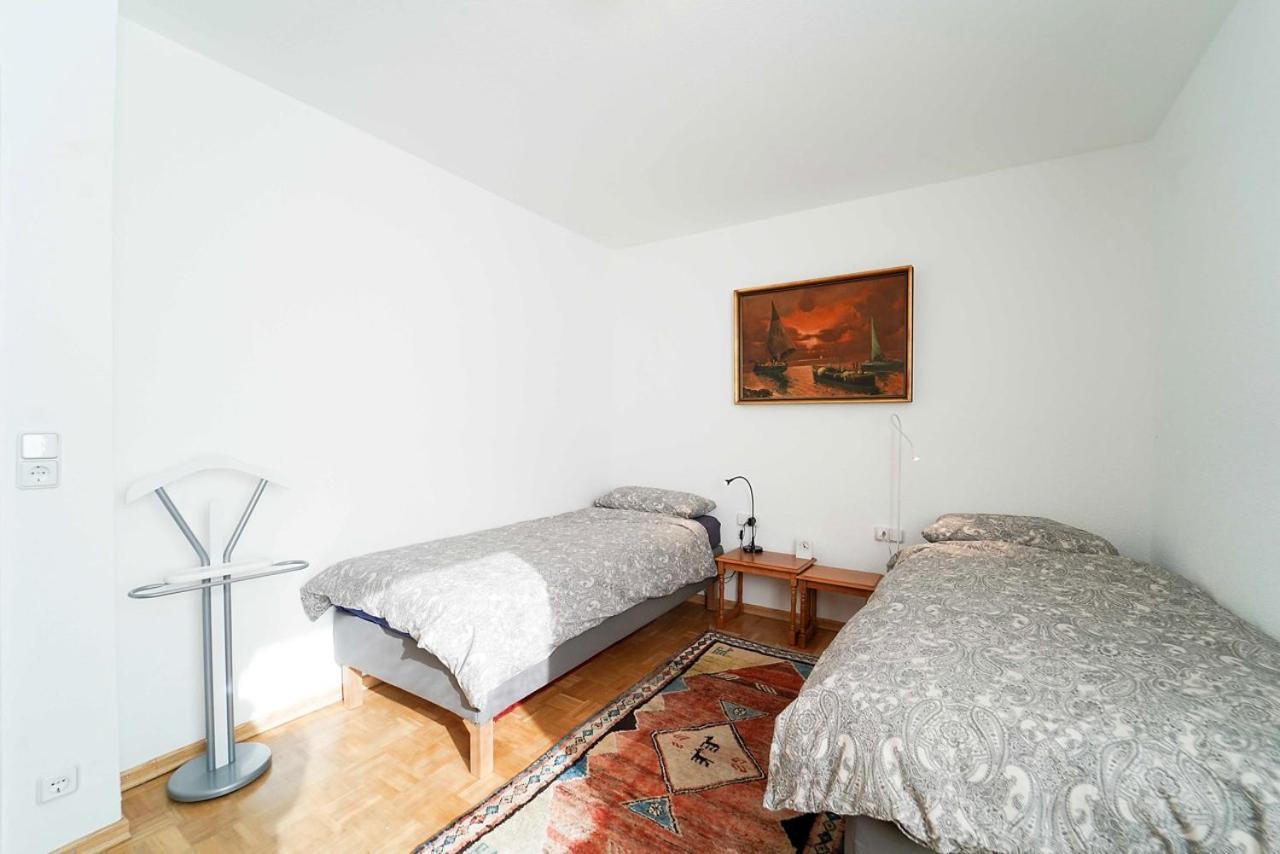 Ferienwohnung Im Haus Lotus Mit Grossem Balkon Und Garten Bad Urach Ngoại thất bức ảnh